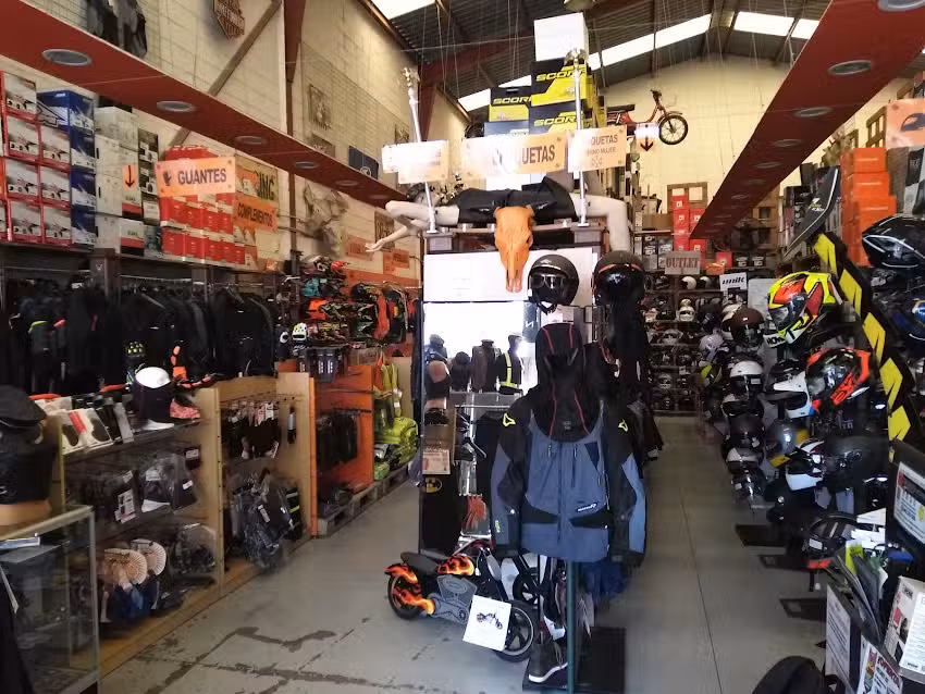 TAURO&rsquo;S FACTORY 1er OUTLET MOTO ESPA&Ntilde;A