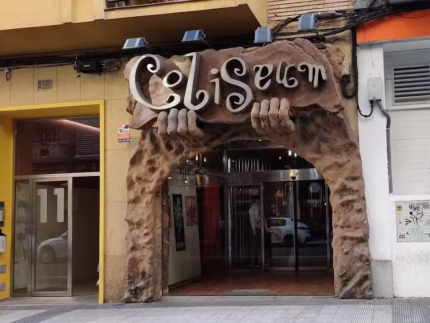 Tienda Coliseum Caver Store