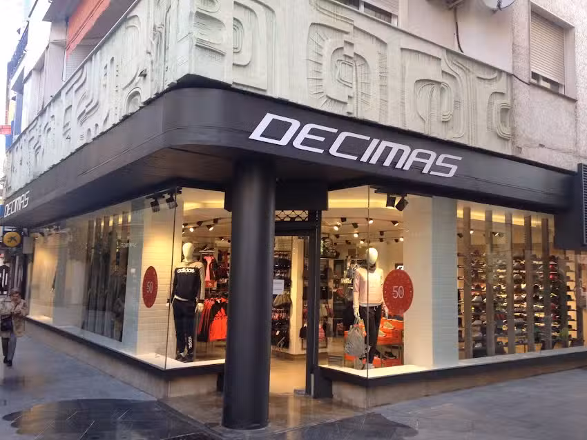 Tienda de deporte And&uacute;jar D&eacute;cimas