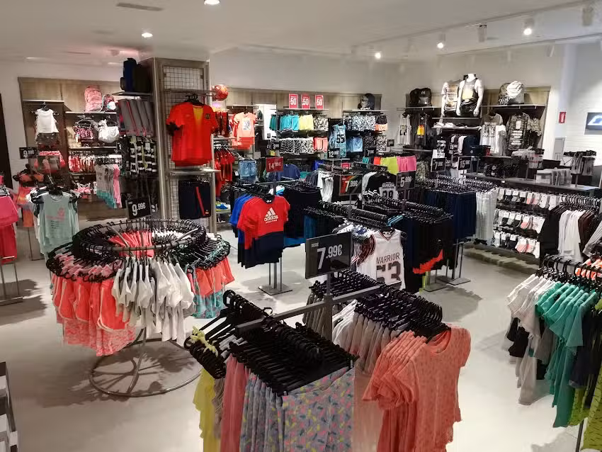 Tienda de deporte M&oacute;stoles D&eacute;cimas