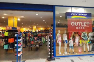 Tienda de deporte X&agrave;tiva D&eacute;cimas