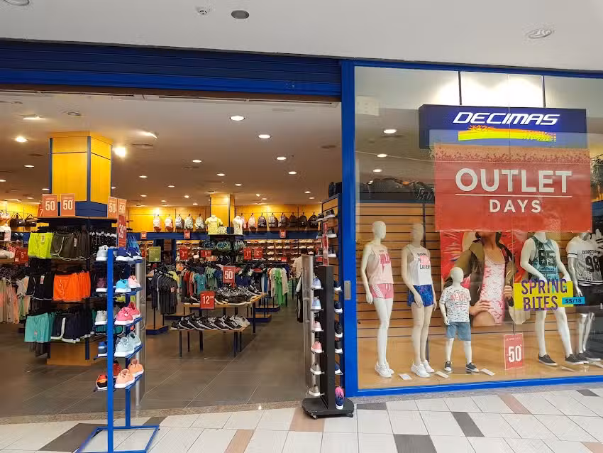 Tienda de deporte X&agrave;tiva D&eacute;cimas
