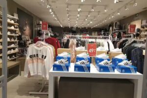 Tienda de moda urbana &Aacute;vila Polinesia