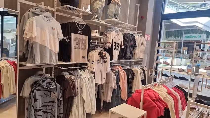 Tienda de moda urbana Las Palmas Alisios Polinesia