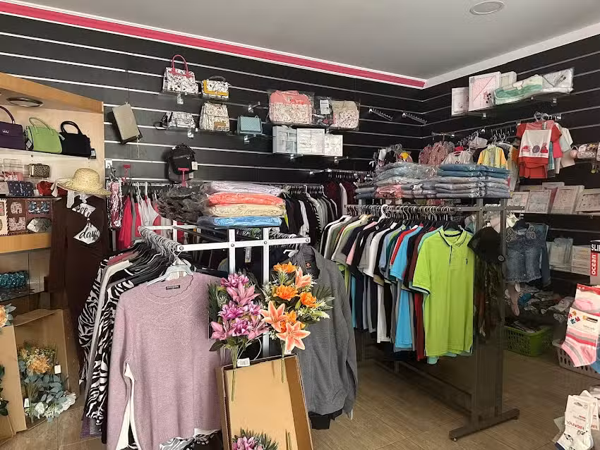 Tienda de ropa Brillana | droguer&iacute;a | perfumer&iacute;a | complementos Alcolea