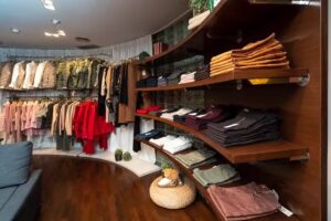 Tienda de ropa de mujer Nen&ecirc;gul&eacute; en Badalona