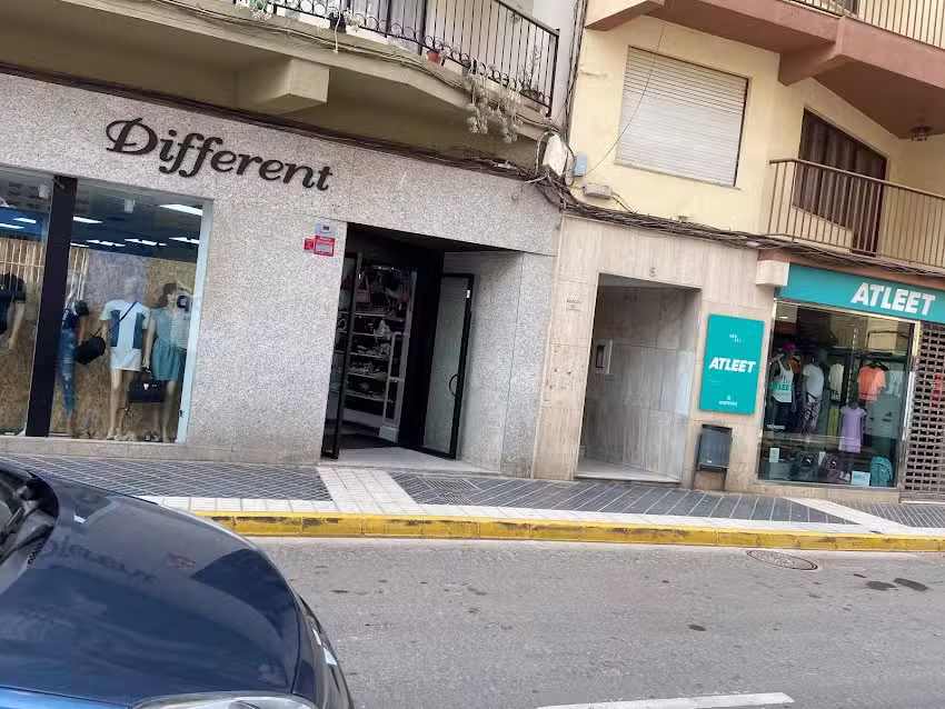 Tienda de ropa Different