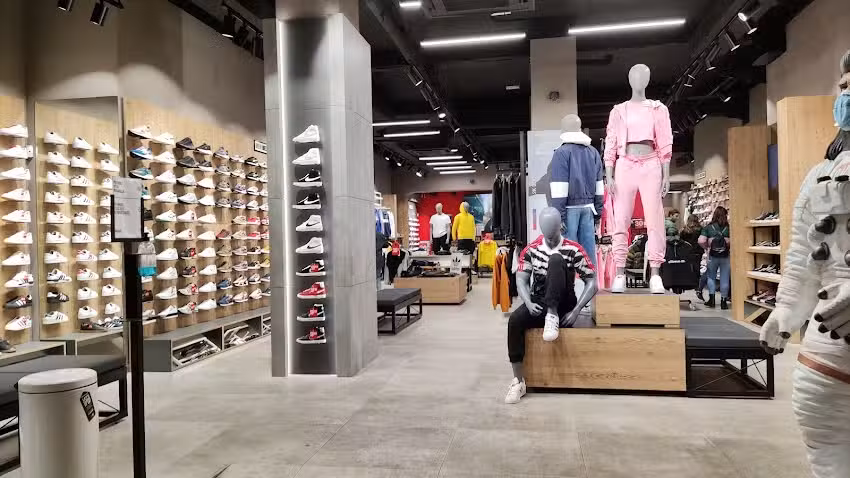 Tienda de zapatillas &ndash; Foot on Mars Zaragoza