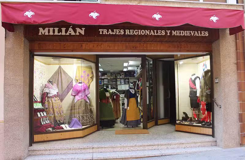 Trajes regionales Mili&aacute;n