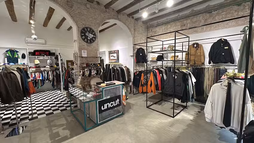 UNCUT &ndash; Vintage Store & Unique items
