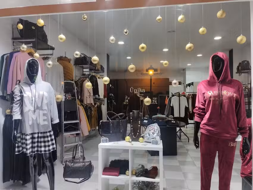 &Uuml;nika Moa&ntilde;a