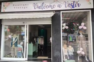 Vu&eacute;lveme a vestir