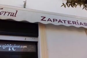 Zapatería Marta Corral Aracena (Huelva)