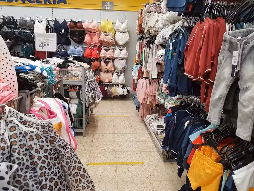 Zeeman Barcelona Carrer de C&ograve;rsega